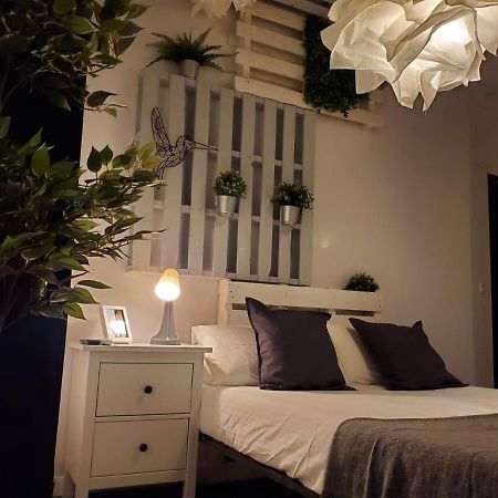 Small And Cozy Rooms - G บาเลนเซีย ภายนอก รูปภาพ