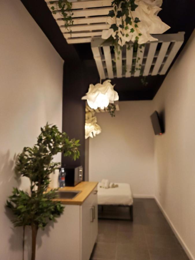 Small And Cozy Rooms - G บาเลนเซีย ภายนอก รูปภาพ