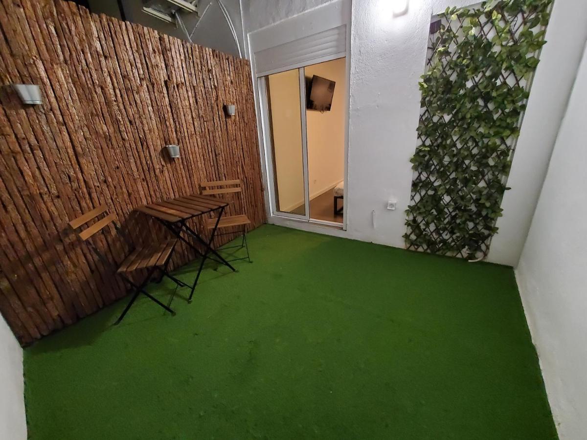Small And Cozy Rooms - G บาเลนเซีย ภายนอก รูปภาพ