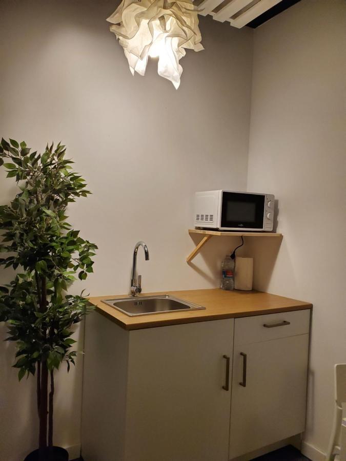 Small And Cozy Rooms - G บาเลนเซีย ภายนอก รูปภาพ