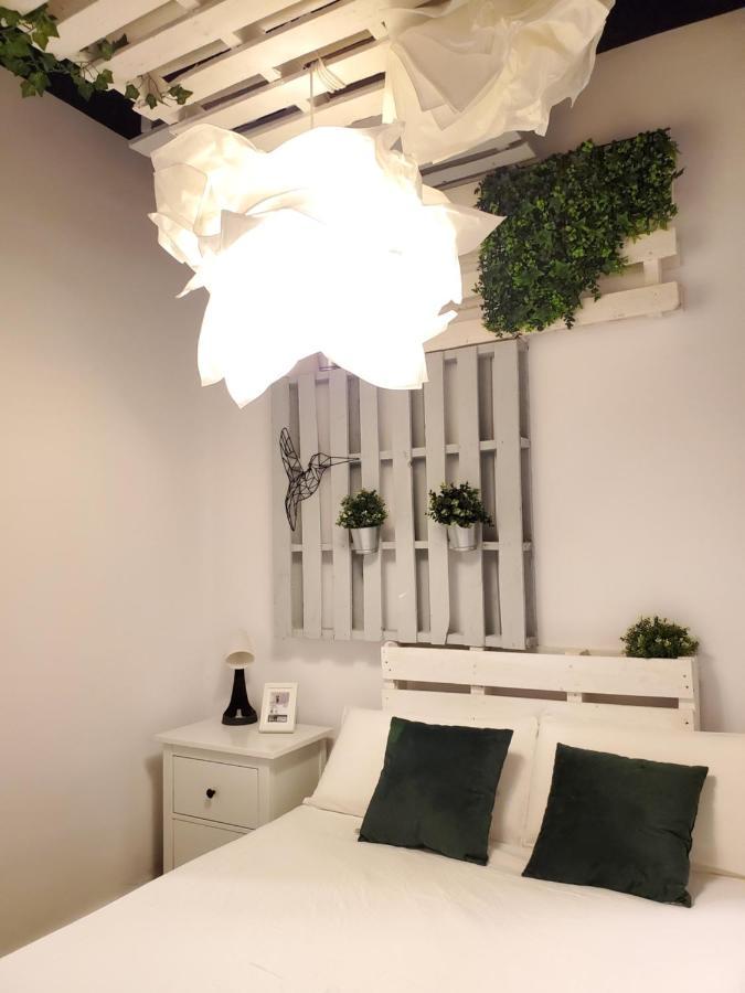 Small And Cozy Rooms - G บาเลนเซีย ภายนอก รูปภาพ
