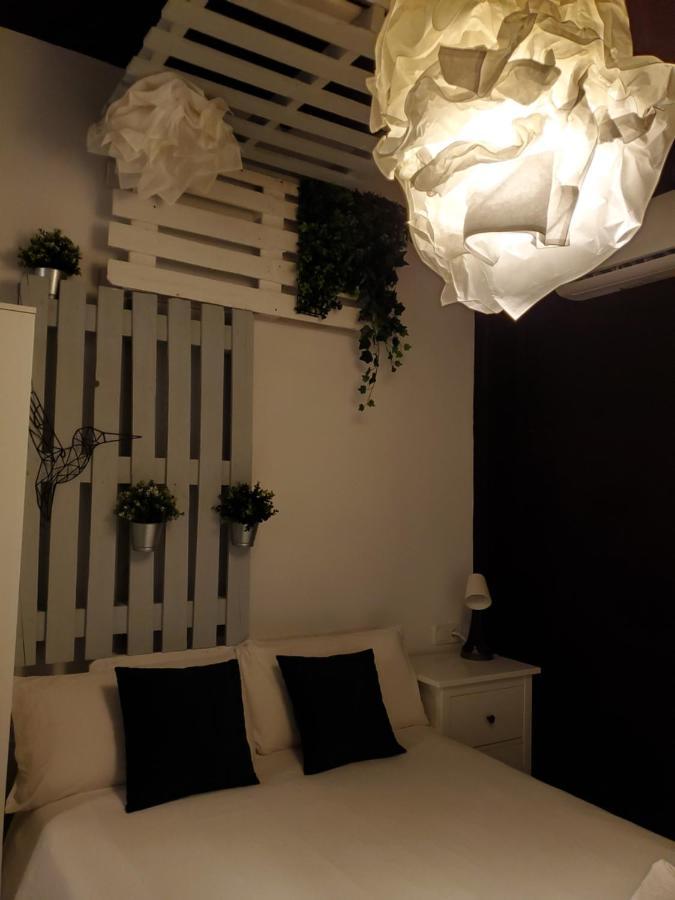 Small And Cozy Rooms - G บาเลนเซีย ภายนอก รูปภาพ