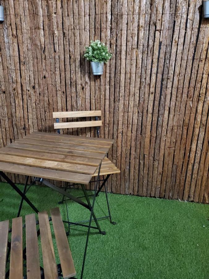 Small And Cozy Rooms - G บาเลนเซีย ภายนอก รูปภาพ