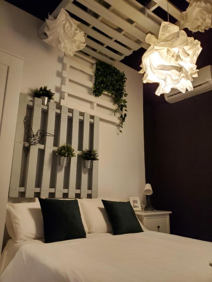 Small And Cozy Rooms - G บาเลนเซีย ภายนอก รูปภาพ
