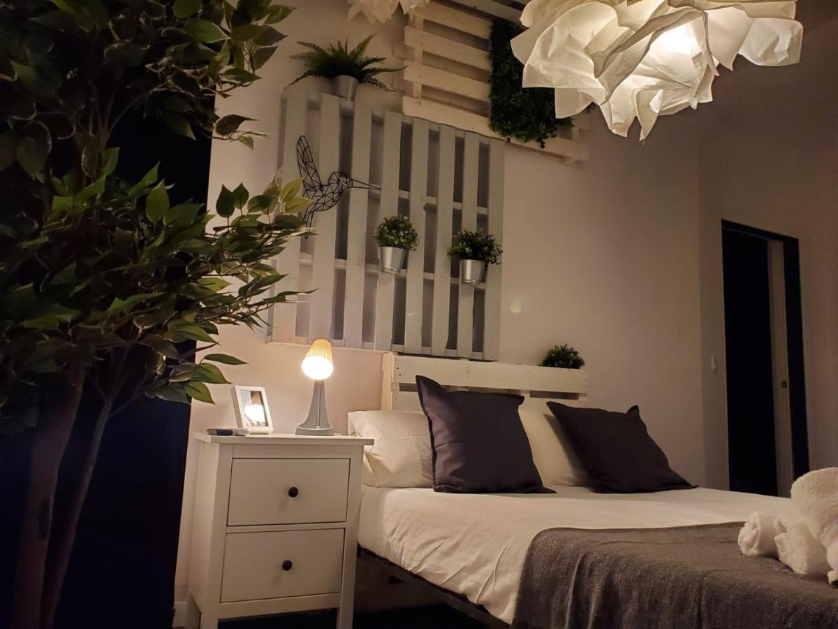 Small And Cozy Rooms - G บาเลนเซีย ภายนอก รูปภาพ