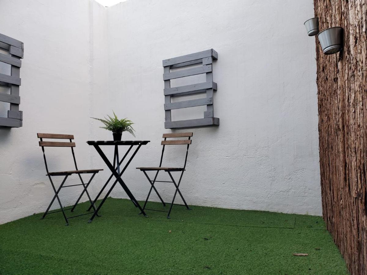 Small And Cozy Rooms - G บาเลนเซีย ภายนอก รูปภาพ